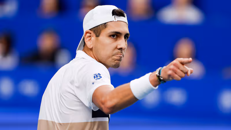Alejandro Tabilo toca el cielo en Chengdú: el chileno vence a Lorenzo Musetti y levanta su tercer título ATP